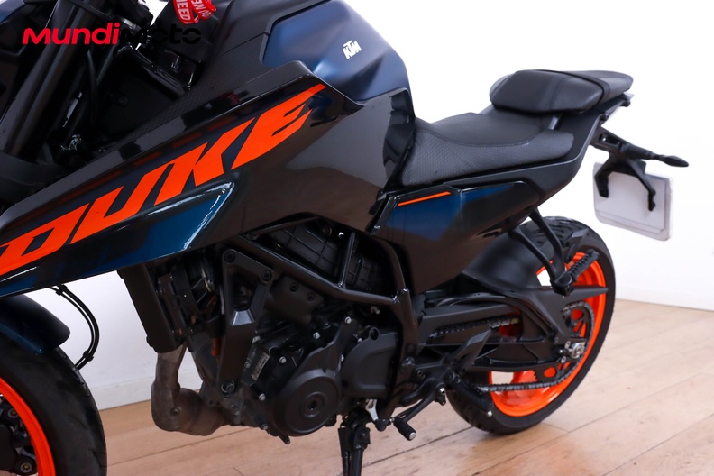 Motorbike image 8