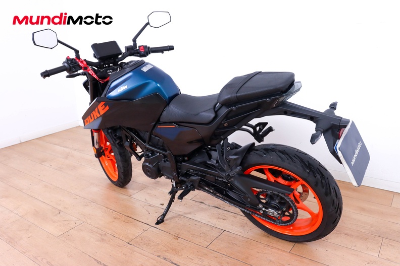Motorbike image 6