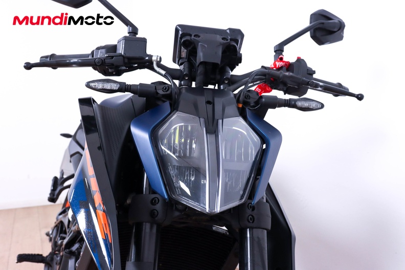 Motorbike image 4