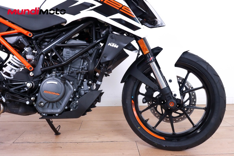 Motorbike image 12