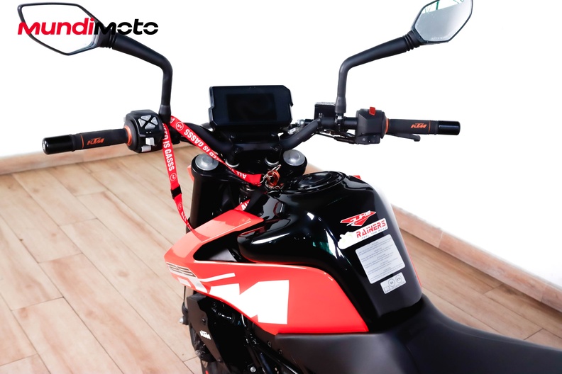 Motorbike image 10