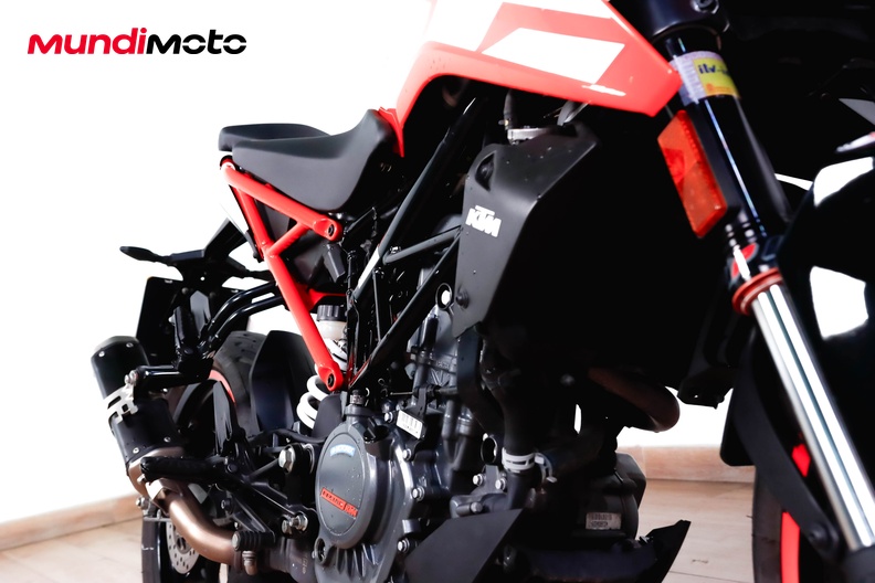 Motorbike image 12