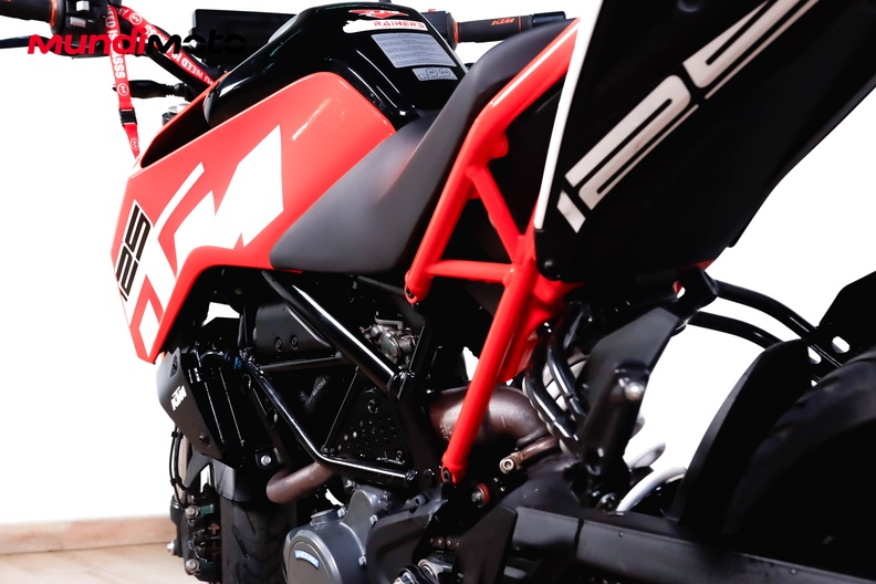 Motorbike image 9