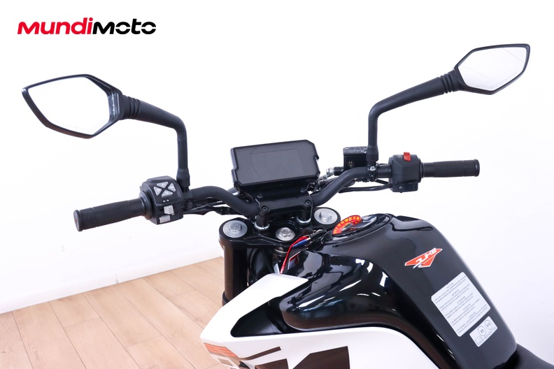 Motorbike image 10