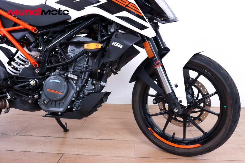 Motorbike image 12