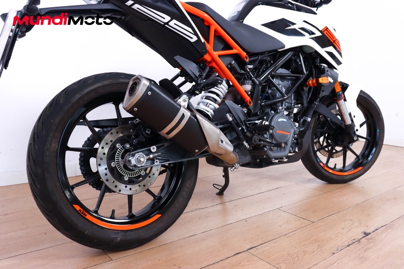 Motorbike image 3