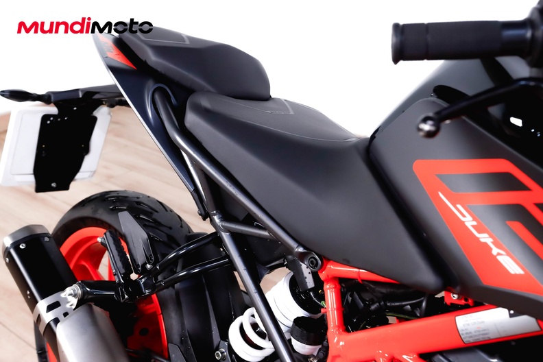 Motorbike image 12