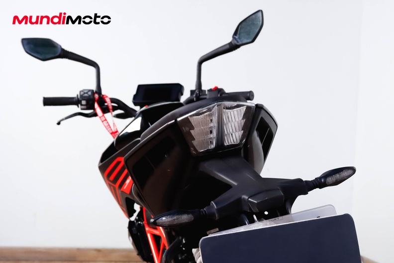 Motorbike image 9