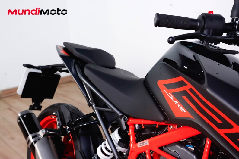 Motorbike image 12