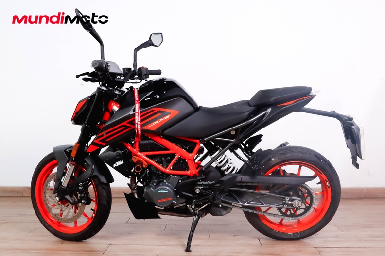Motorbike image 5