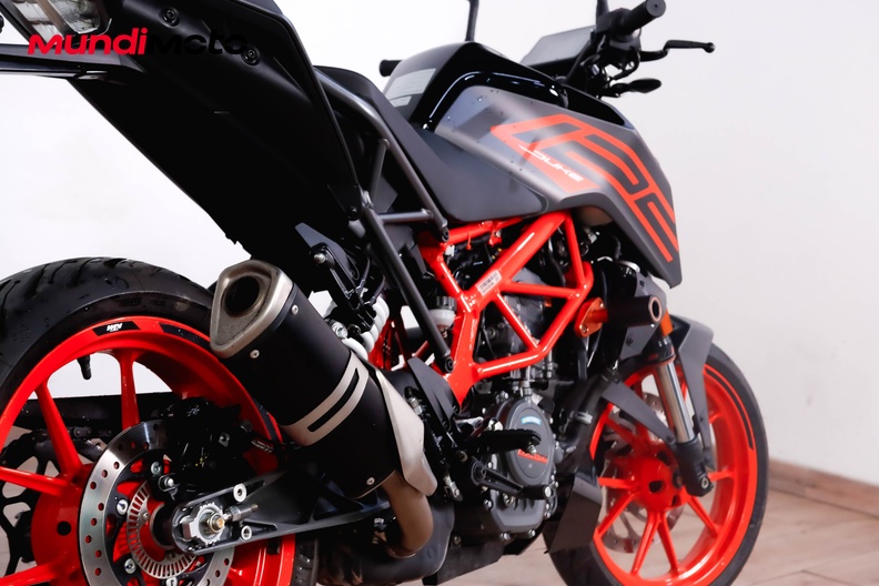 Motorbike image 3