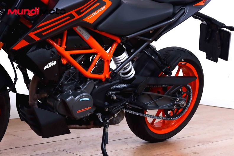 Motorbike image 8