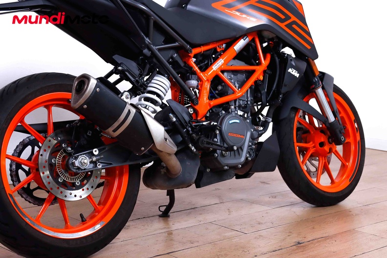 Motorbike image 3