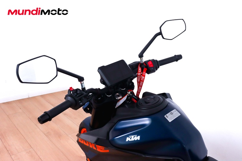 Motorbike image 10