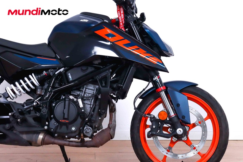 Motorbike image 12
