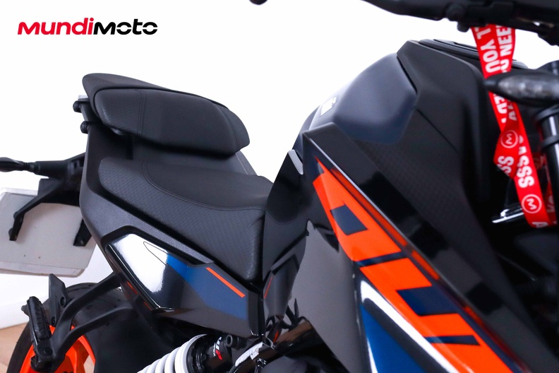 Motorbike image 13