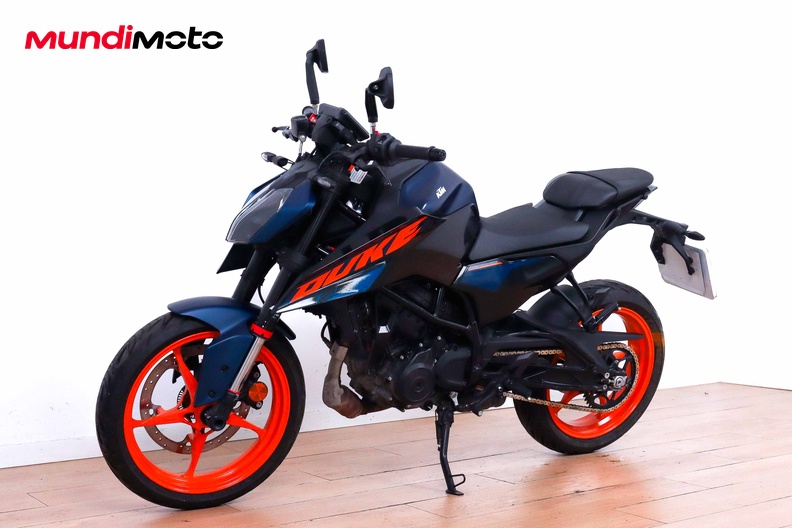 Motorbike image 7