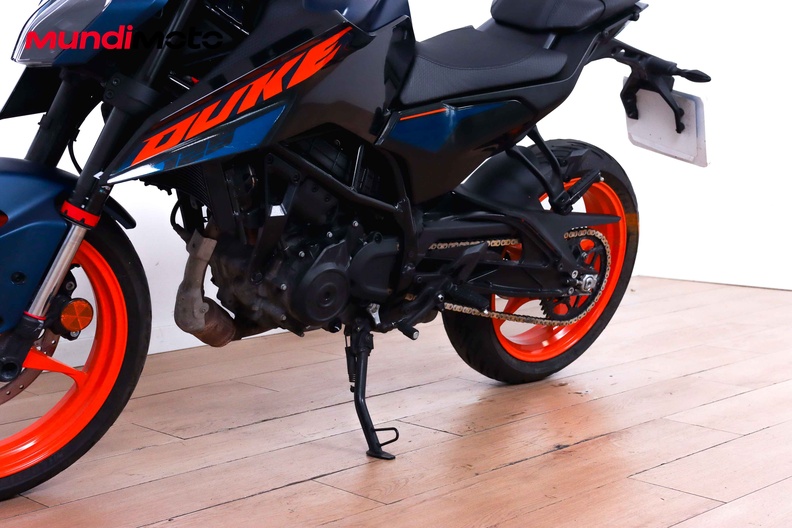Motorbike image 8