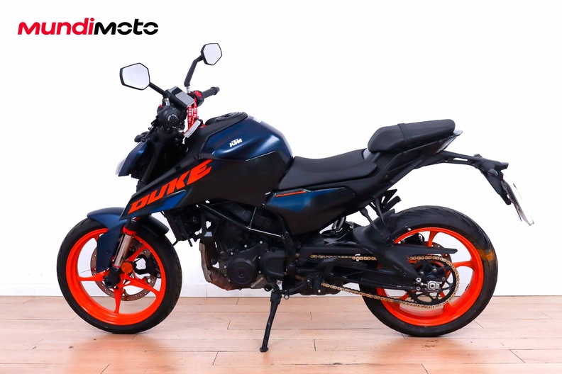 Motorbike image 5