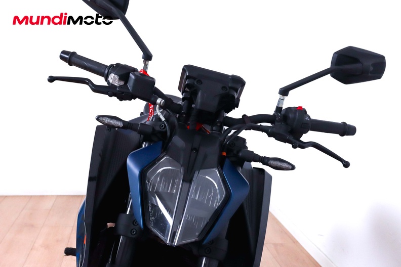 Motorbike image 4