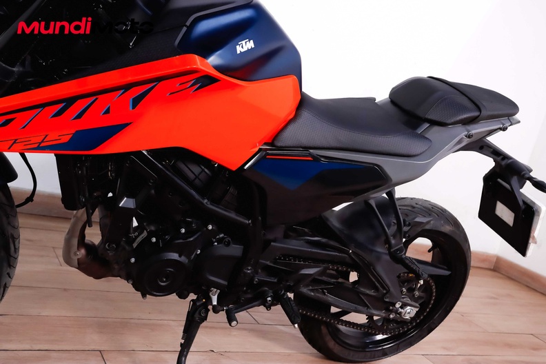 Motorbike image 8