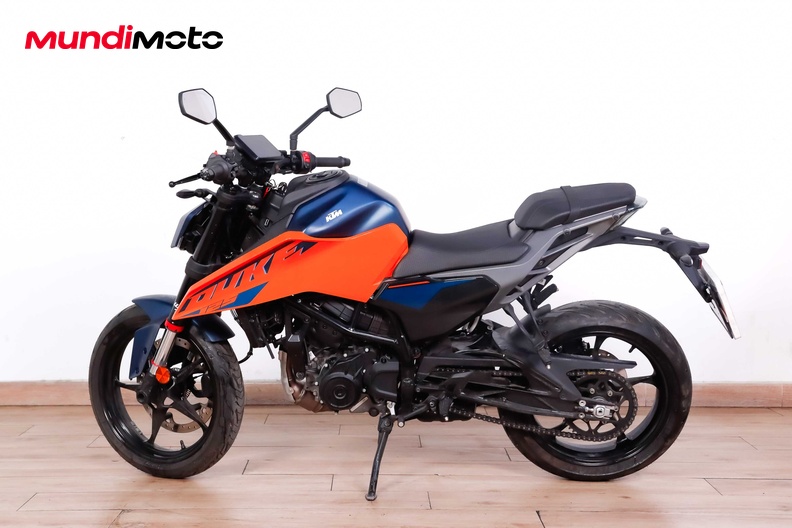 Motorbike image 5