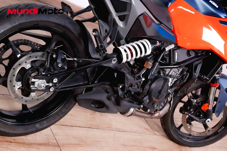 Motorbike image 3