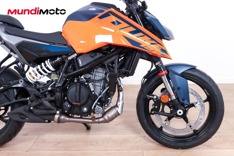 Motorbike image 12
