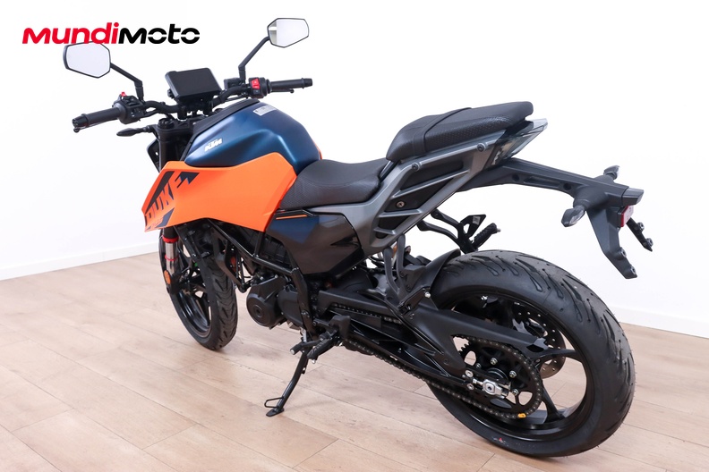 Motorbike image 6