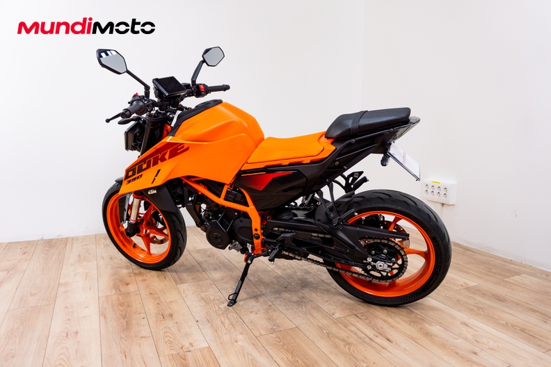 Motorbike image 7