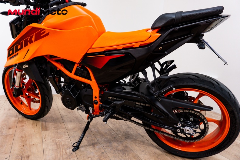 Motorbike image 8