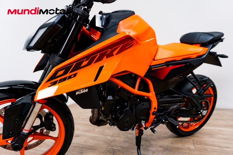 Motorbike image 9