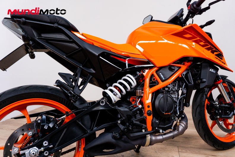 Motorbike image 3