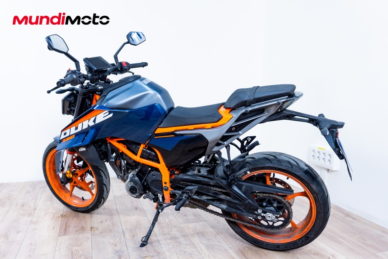 Motorbike image 7