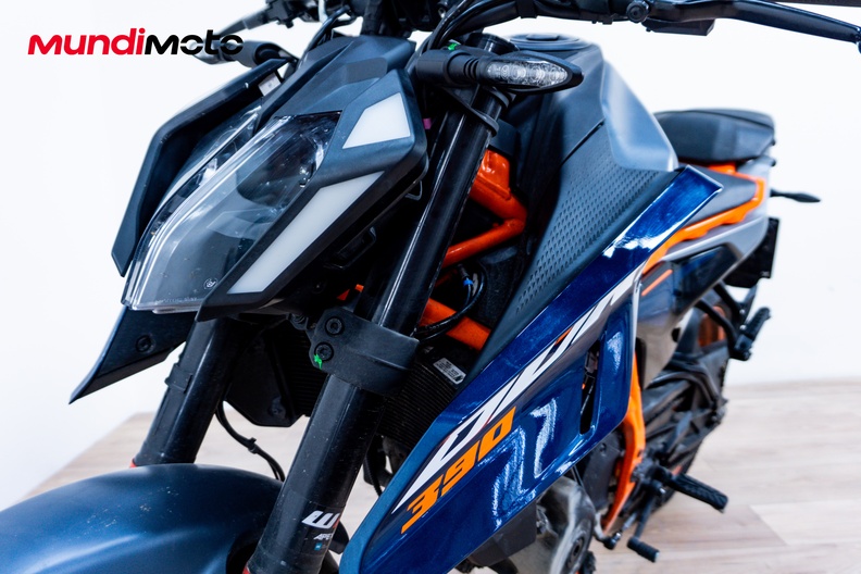 Motorbike image 9