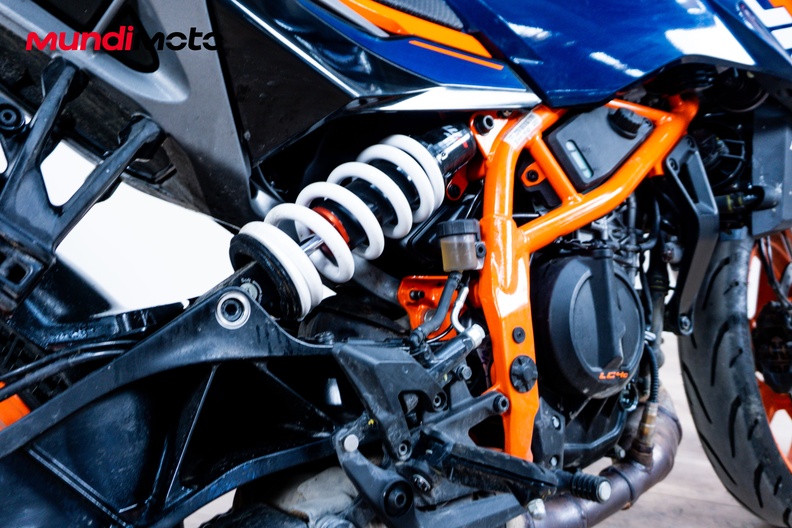 Motorbike image 3