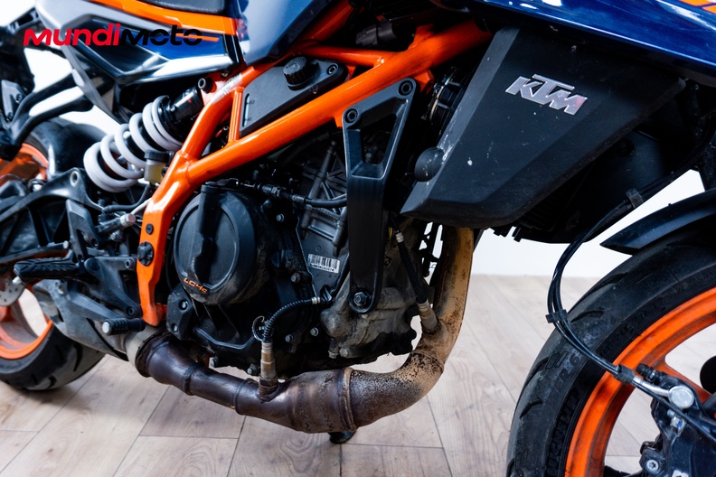 Motorbike image 4