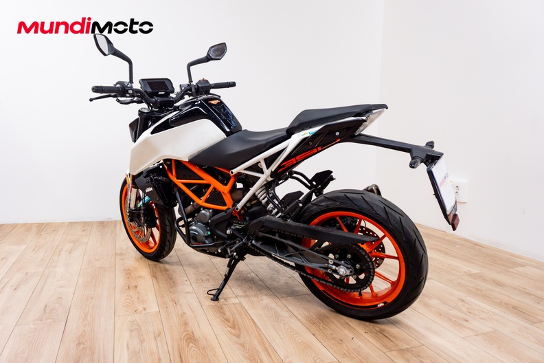 Motorbike image 7