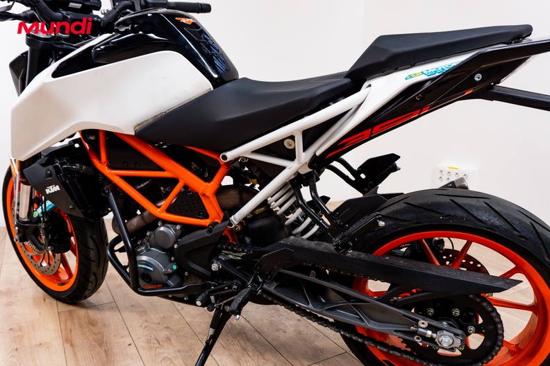 Motorbike image 8