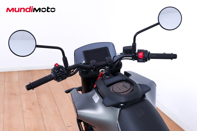 Motorbike image 10