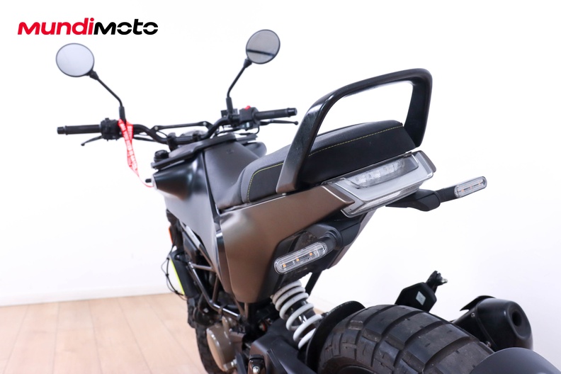 Motorbike image 9