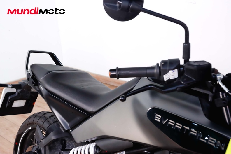 Motorbike image 13