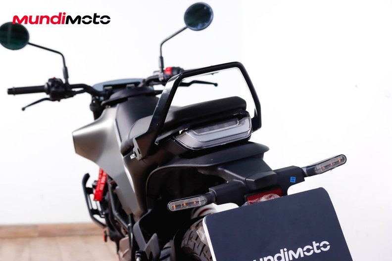 Motorbike image 9