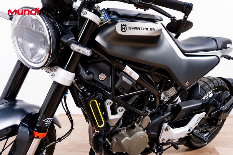 Motorbike image 9