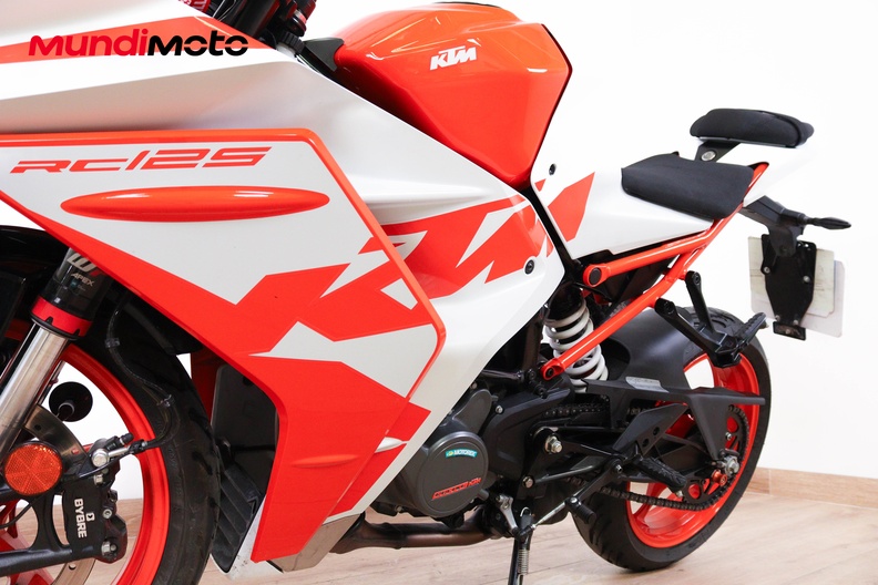 Motorbike image 8