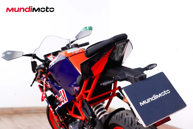 Motorbike image 9