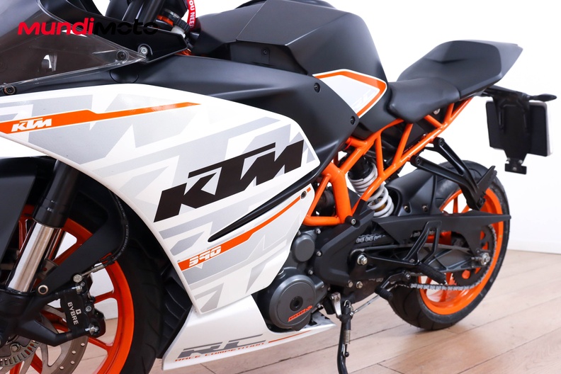 Motorbike image 8
