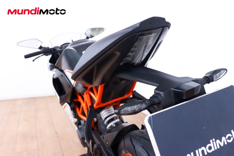Motorbike image 9