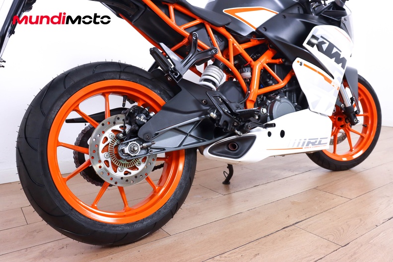 Motorbike image 3