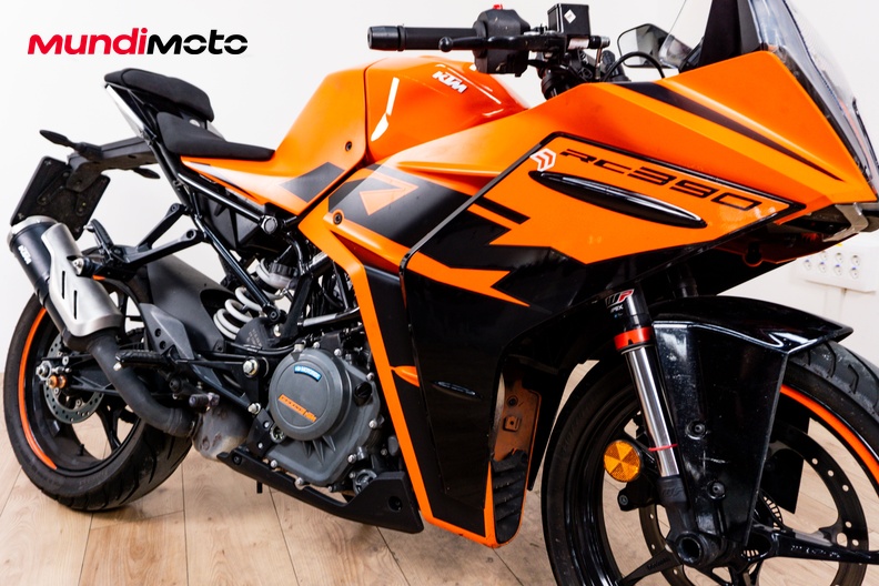 Motorbike image 4